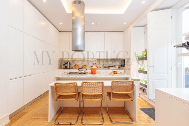 Apartamento T4 para Venda em Santo António Foto 14