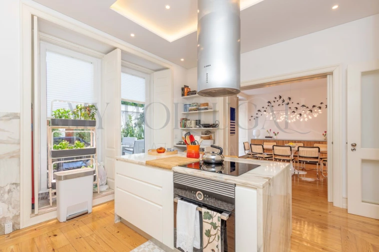 Apartamento T4 para Venda em Santo António Foto 16