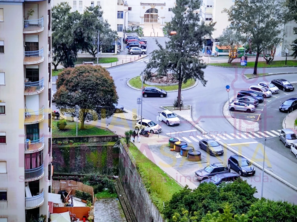 Apartamento T2 para Venda em Algueirão-Mem Martins Foto 13