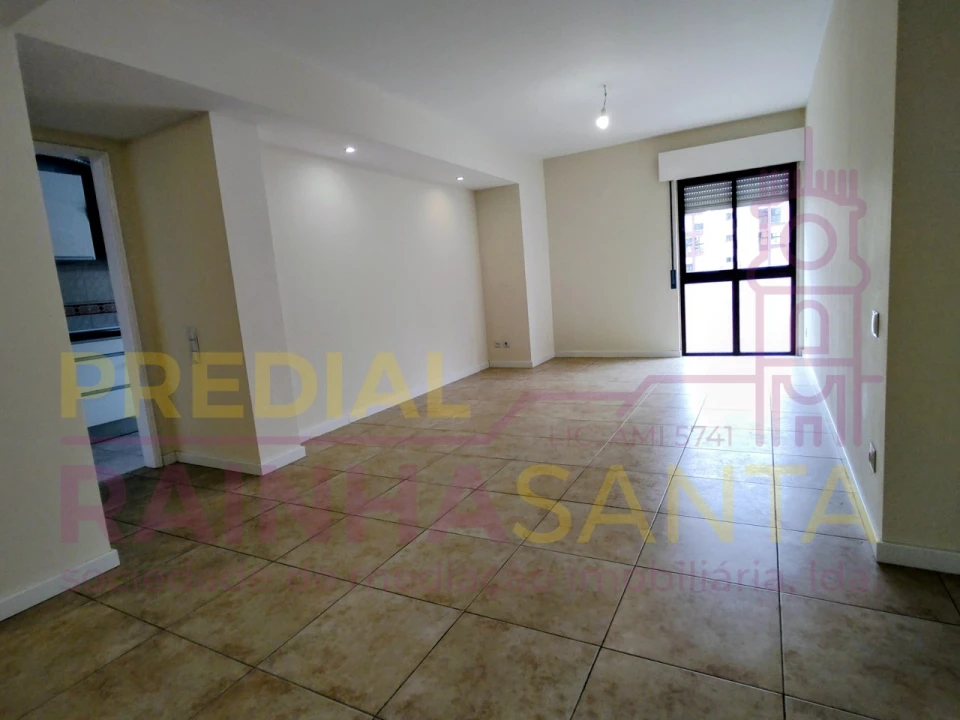 Apartamento T2 para Venda em Algueirão-Mem Martins Foto 6