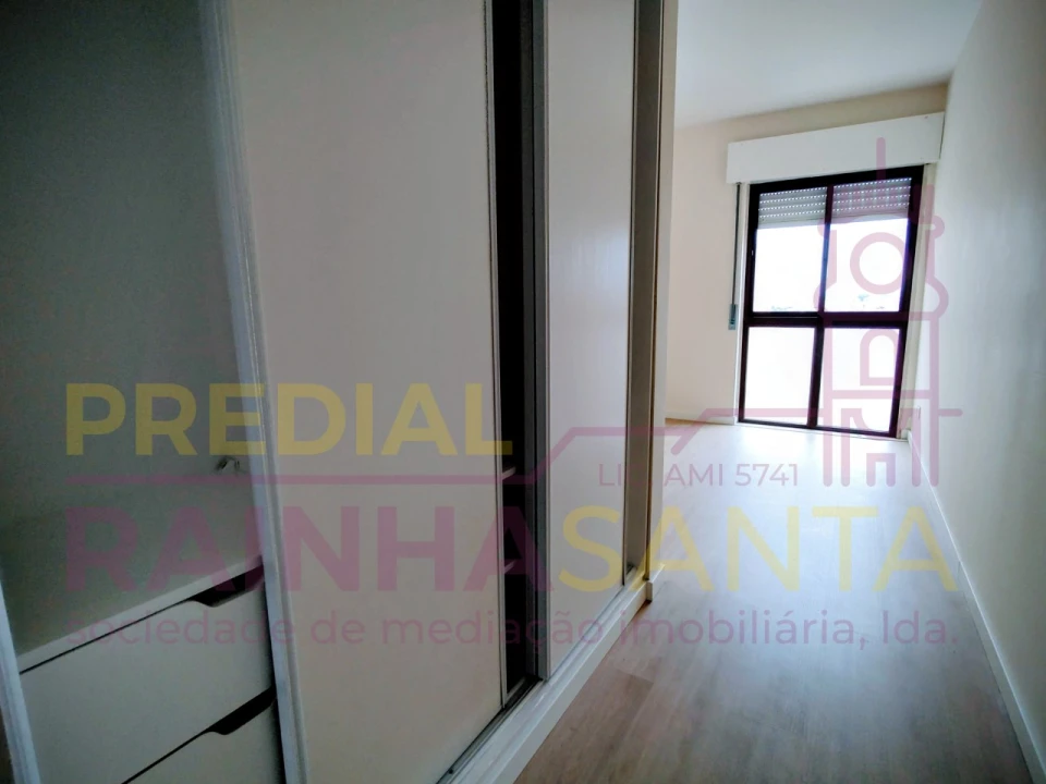 Apartamento T2 para Venda em Algueirão-Mem Martins Foto 8