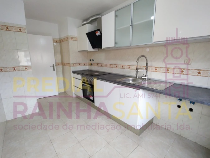 Apartamento T2 para Venda em Algueirão-Mem Martins Foto 3