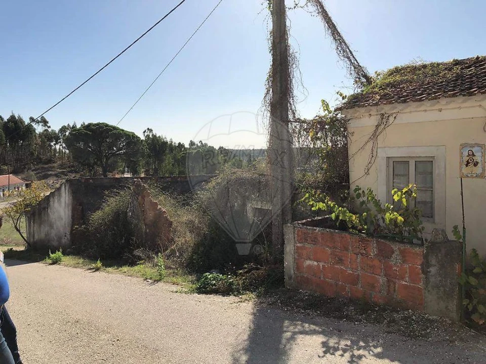 Moradia T5 para Venda em Alcanede Foto 2