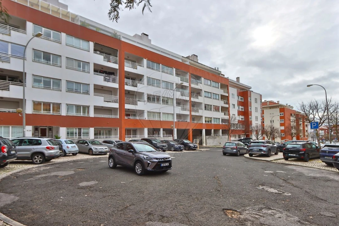 Apartamento T2 para Venda em São Domingos de Rana Foto 21