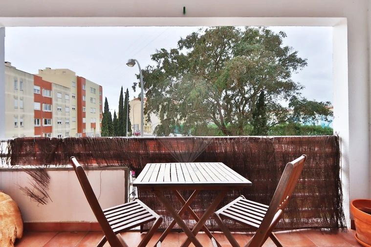 Apartamento T2 para Venda em São Domingos de Rana Foto 4