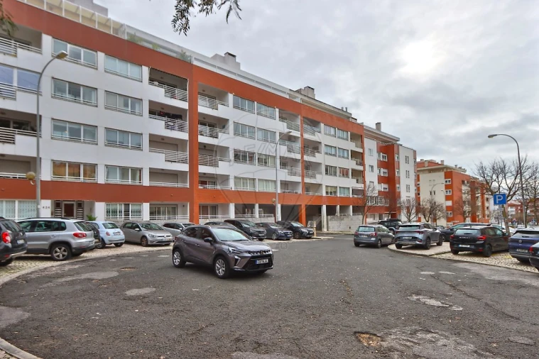 Apartamento T2 para Venda em São Domingos de Rana Foto 21