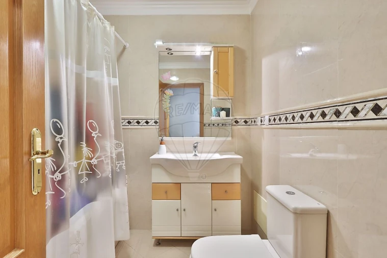 Apartamento T2 para Venda em São Domingos de Rana Foto 17