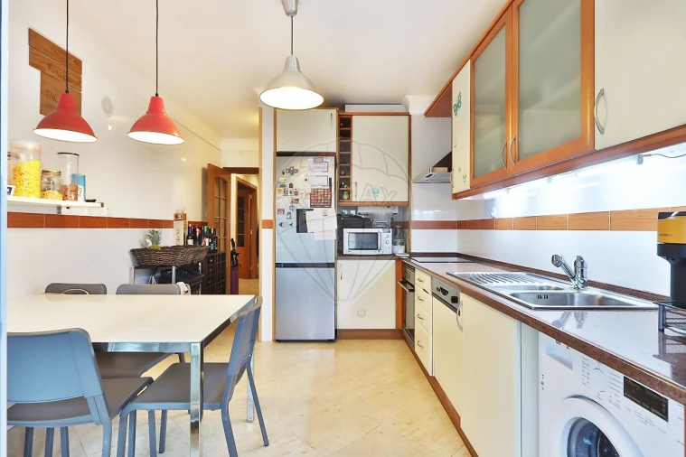 Apartamento T2 para Venda em São Domingos de Rana Foto 8