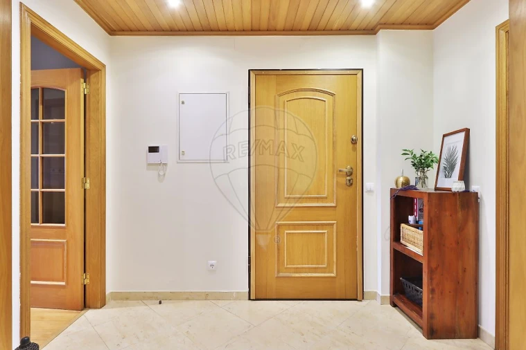 Apartamento T2 para Venda em São Domingos de Rana Foto 18