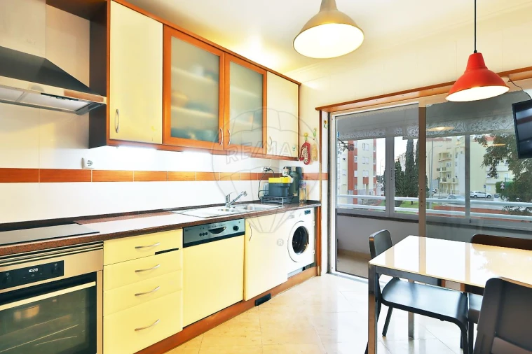 Apartamento T2 para Venda em São Domingos de Rana Foto 7