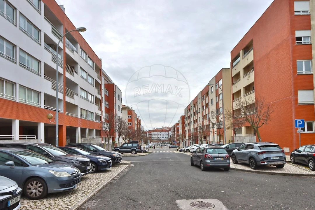 Apartamento T2 para Venda em São Domingos de Rana Foto 20