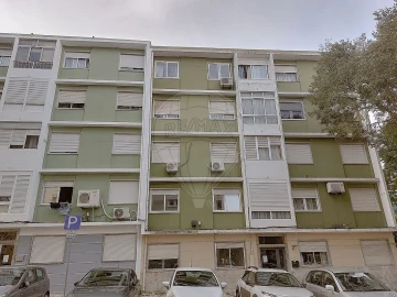Apartamento T2 para Venda em Benfica