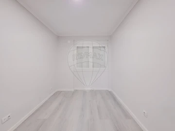 Apartamento T2 para Venda em Benfica