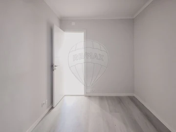 Apartamento T2 para Venda em Benfica