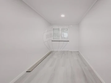 Apartamento T2 para Venda em Benfica