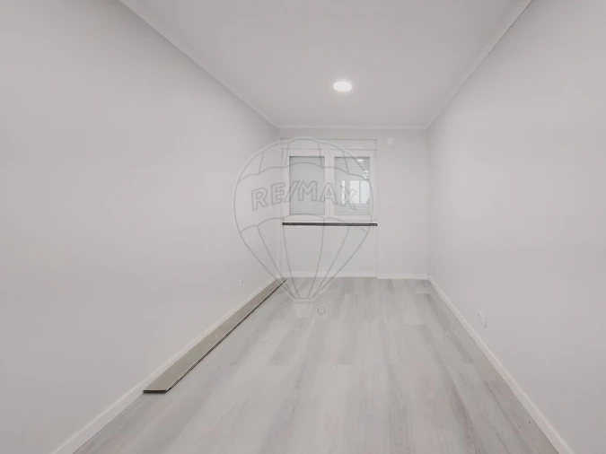 Apartamento T2 para Venda em Benfica Foto 14