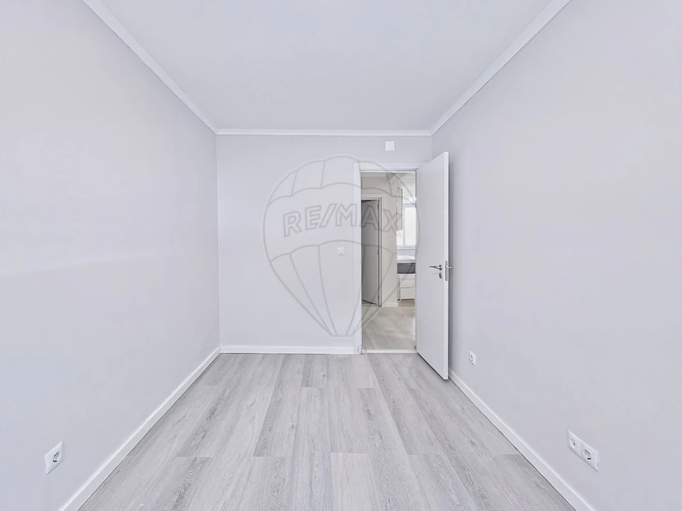 Apartamento T2 para Venda em Benfica Foto 15