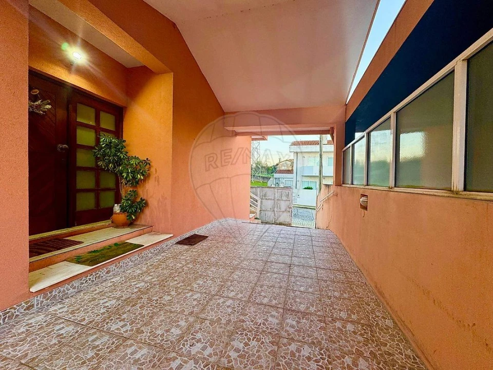 Moradia T3 para Venda em Serzedo e Perosinho Foto 5