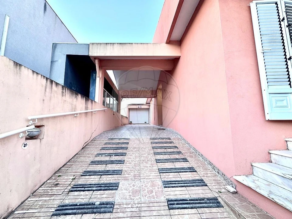 Moradia T3 para Venda em Serzedo e Perosinho Foto 8