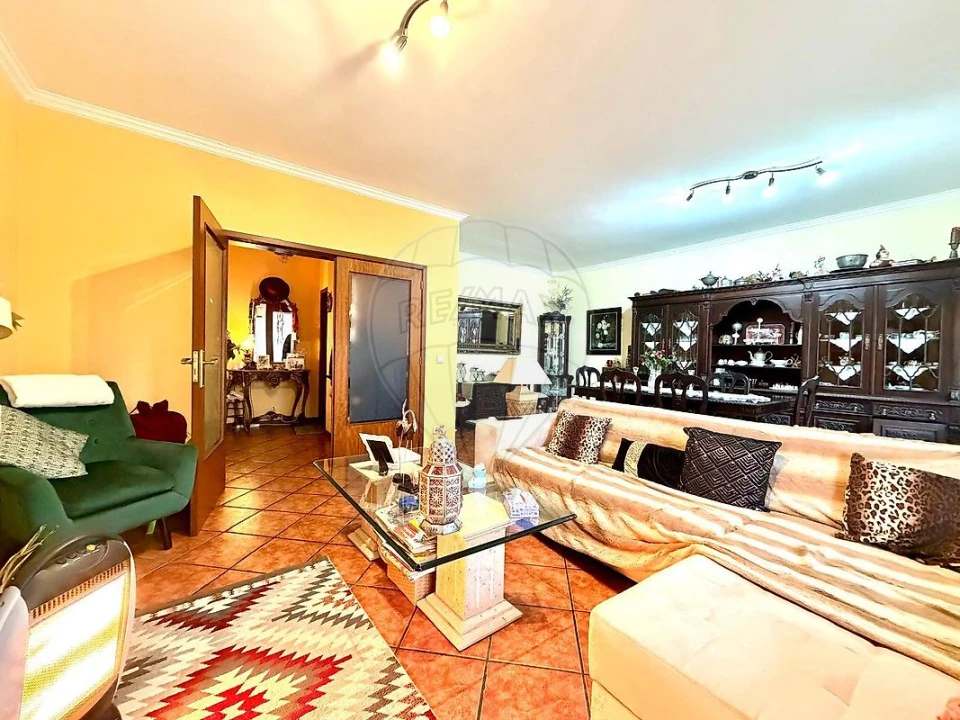 Moradia T3 para Venda em Serzedo e Perosinho Foto 2