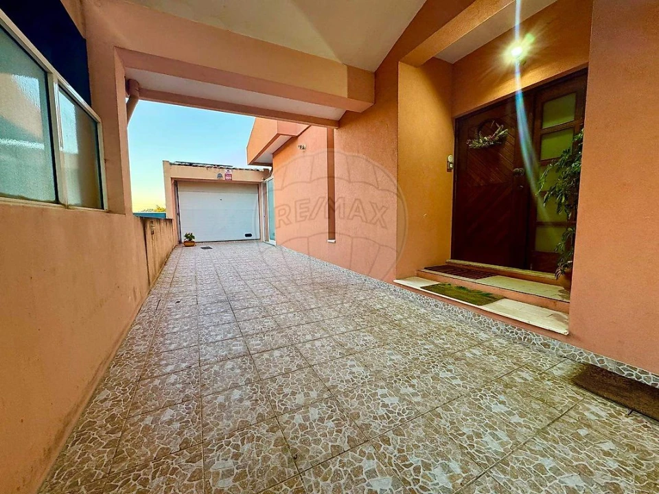 Moradia T3 para Venda em Serzedo e Perosinho Foto 3