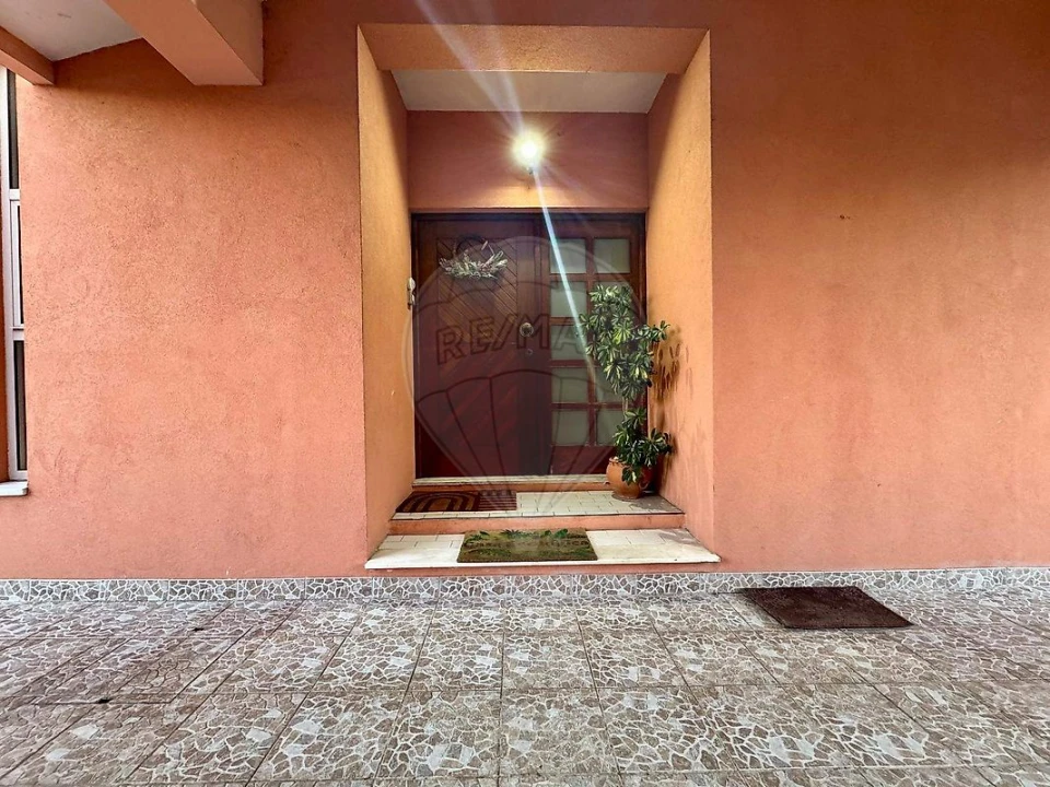 Moradia T3 para Venda em Serzedo e Perosinho Foto 4