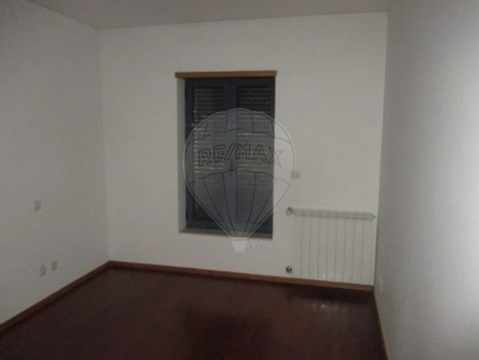 Apartamento T2 para Venda em Oliveira do Douro Foto 6