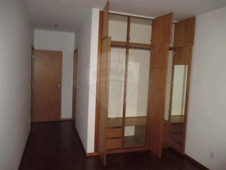 Apartamento T2 para Venda em Oliveira do Douro Foto 8