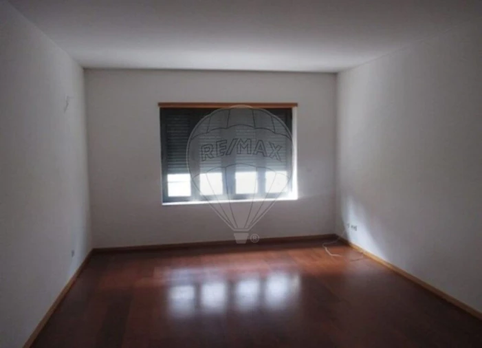 Apartamento T2 para Venda em Oliveira do Douro Foto 2