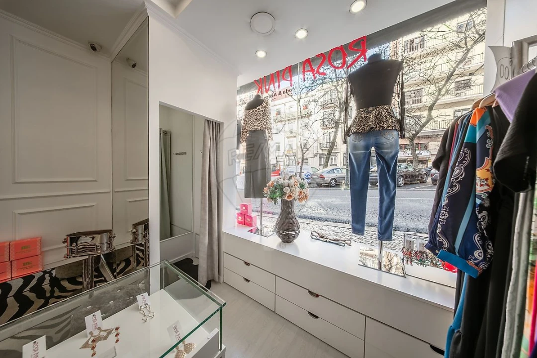 Loja para Venda em Santo António Foto 8