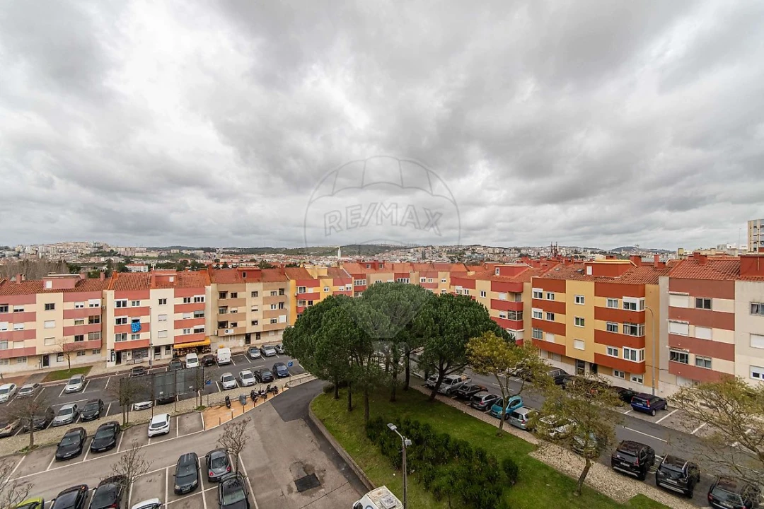 Apartamento T2 para Venda em Venteira Foto 19