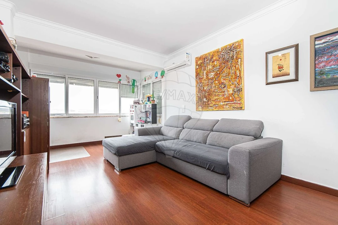 Apartamento T2 para Venda em Venteira Foto 2