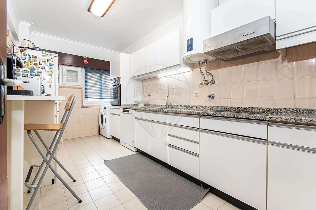 Apartamento T2 para Venda em Venteira Foto 8