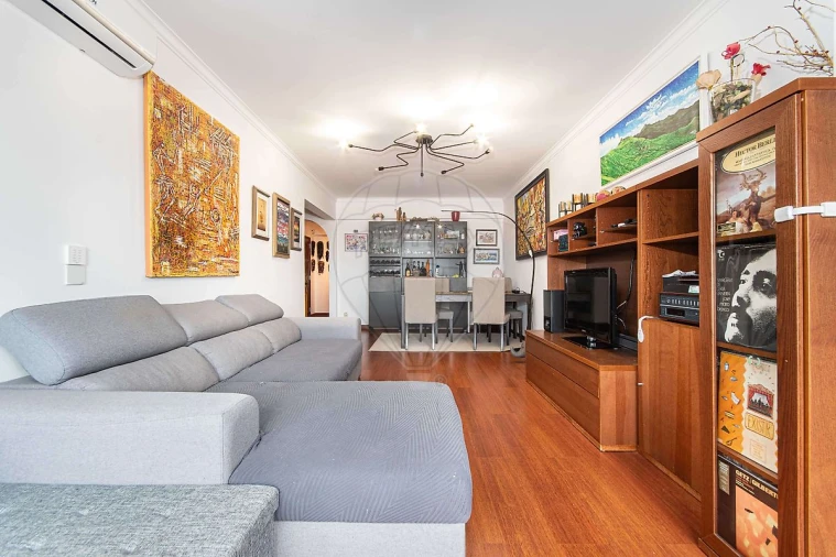 Apartamento T2 para Venda em Venteira Foto 4