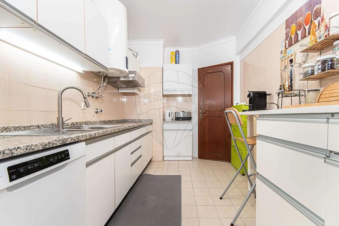 Apartamento T2 para Venda em Venteira Foto 9