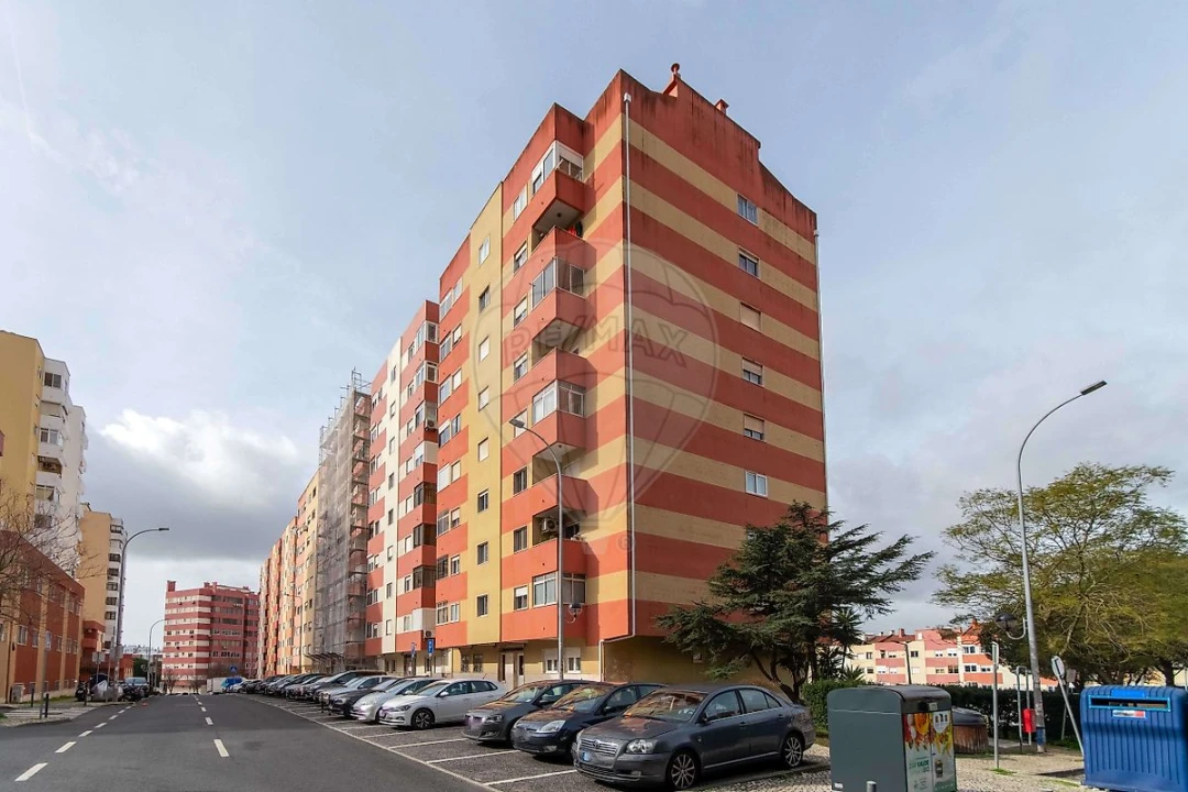 Apartamento T2 para Venda em Venteira Foto 21