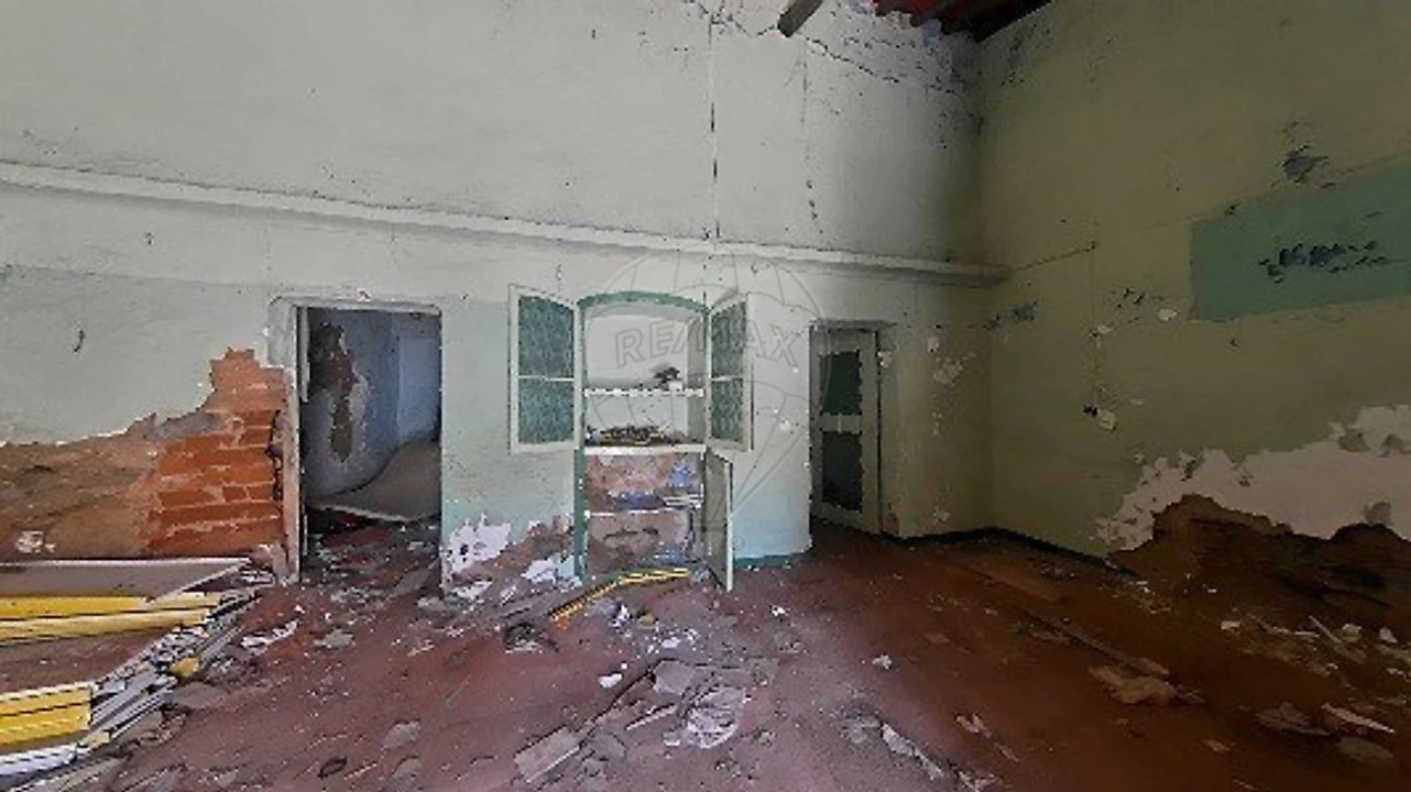 Moradia T4 para Venda em Bencatel Foto 1