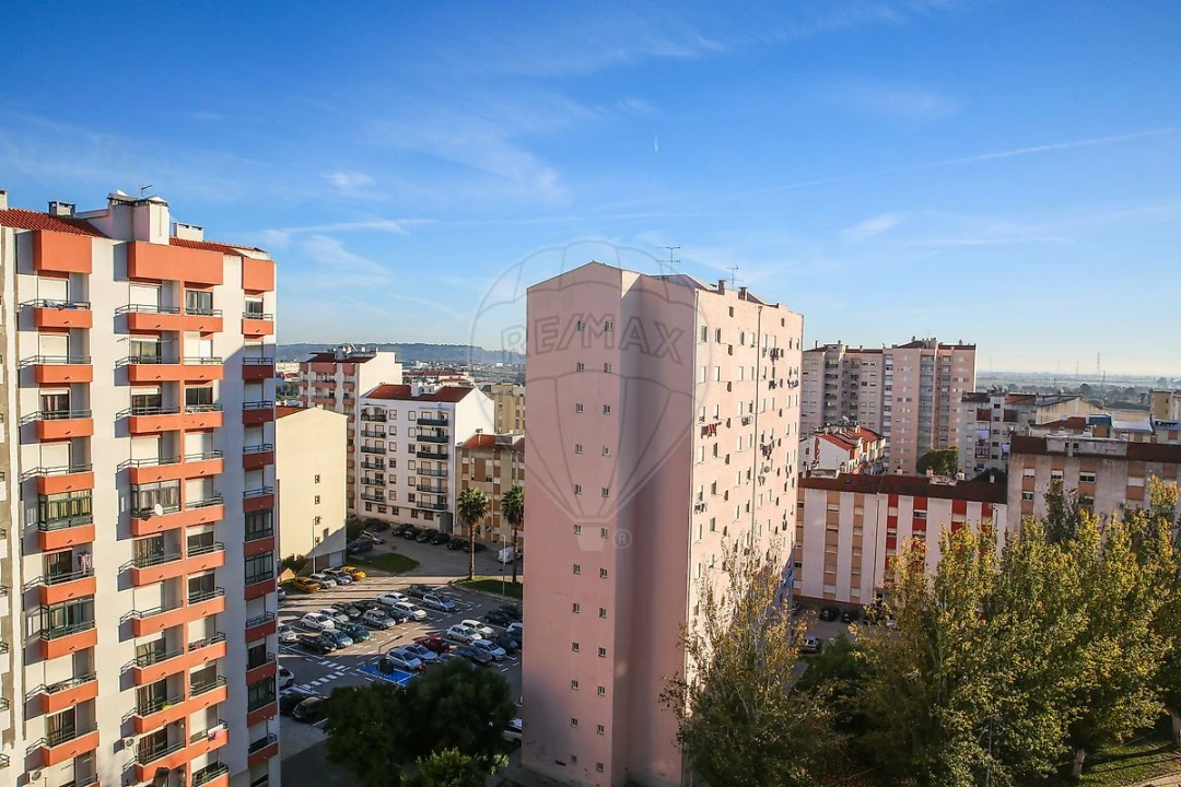 Apartamento T3 para Venda em Carregado e Cadafais Foto 25