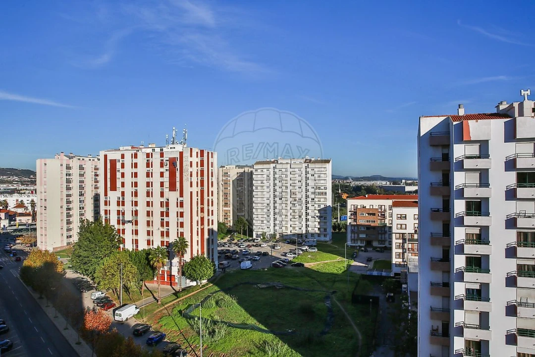 Apartamento T3 para Venda em Carregado e Cadafais Foto 24