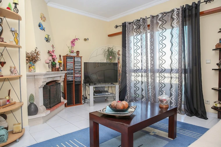 Apartamento T3 para Venda em Carregado e Cadafais Foto 8