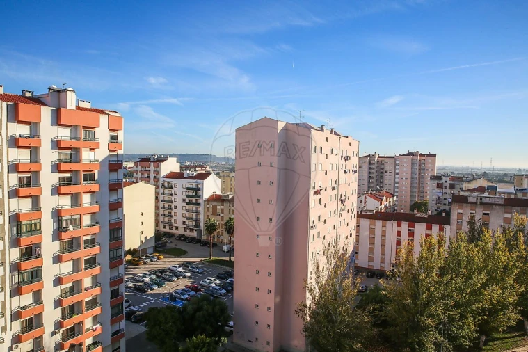 Apartamento T3 para Venda em Carregado e Cadafais Foto 25