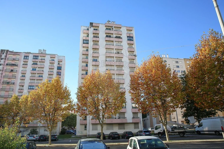 Apartamento T3 para Venda em Carregado e Cadafais Foto 3