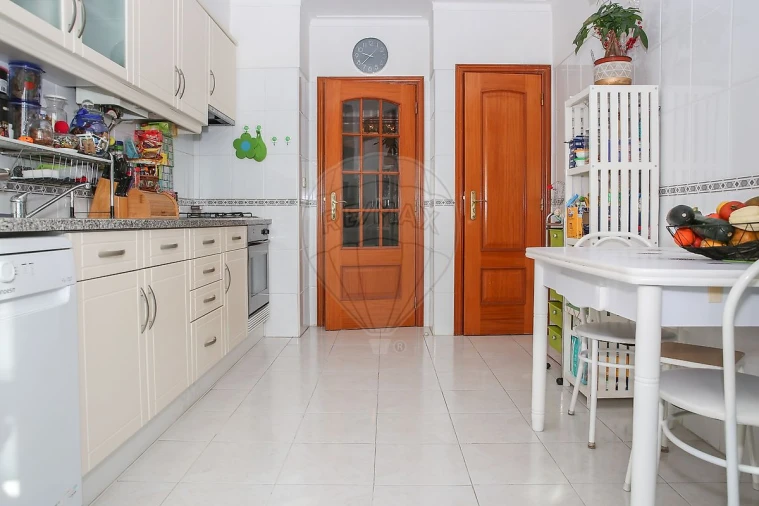 Apartamento T3 para Venda em Carregado e Cadafais Foto 4