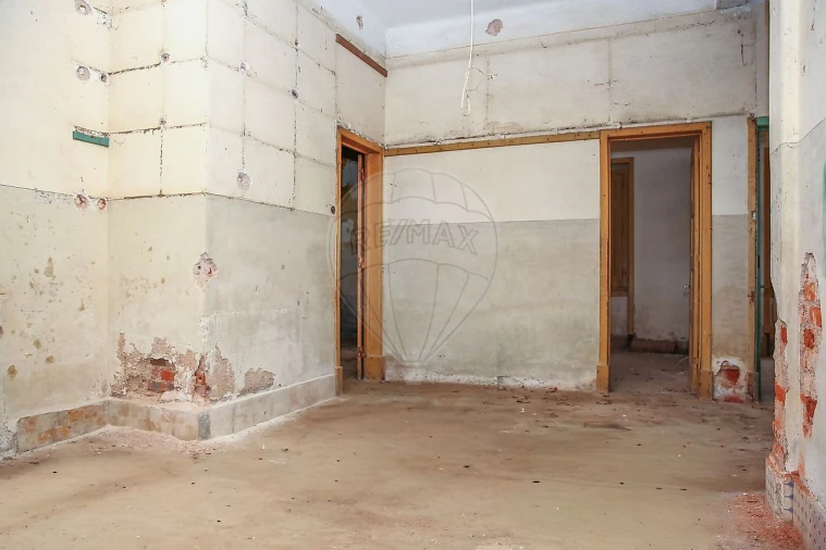 Moradia T4 para Venda em Painho e Figueiros Foto 9