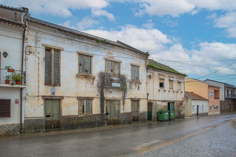 Moradia T4 para Venda em Painho e Figueiros