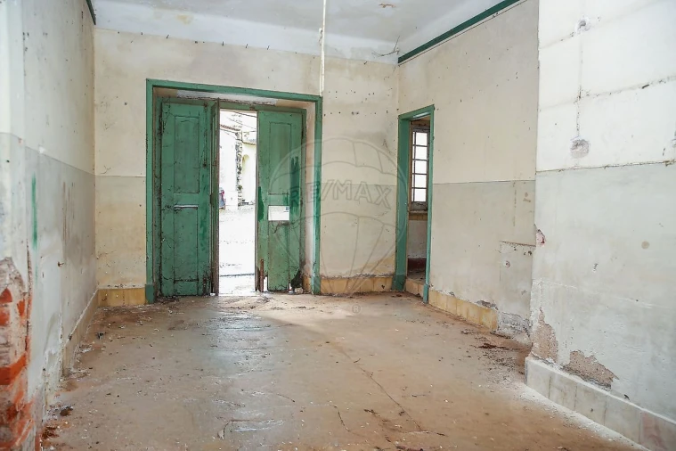 Moradia T4 para Venda em Painho e Figueiros Foto 8