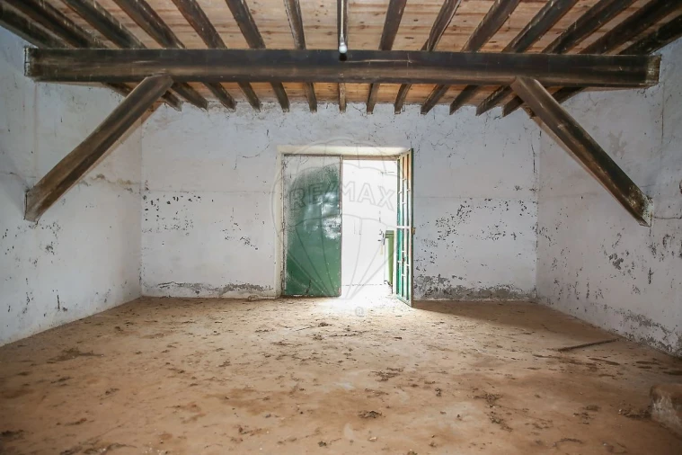 Moradia T4 para Venda em Painho e Figueiros Foto 7