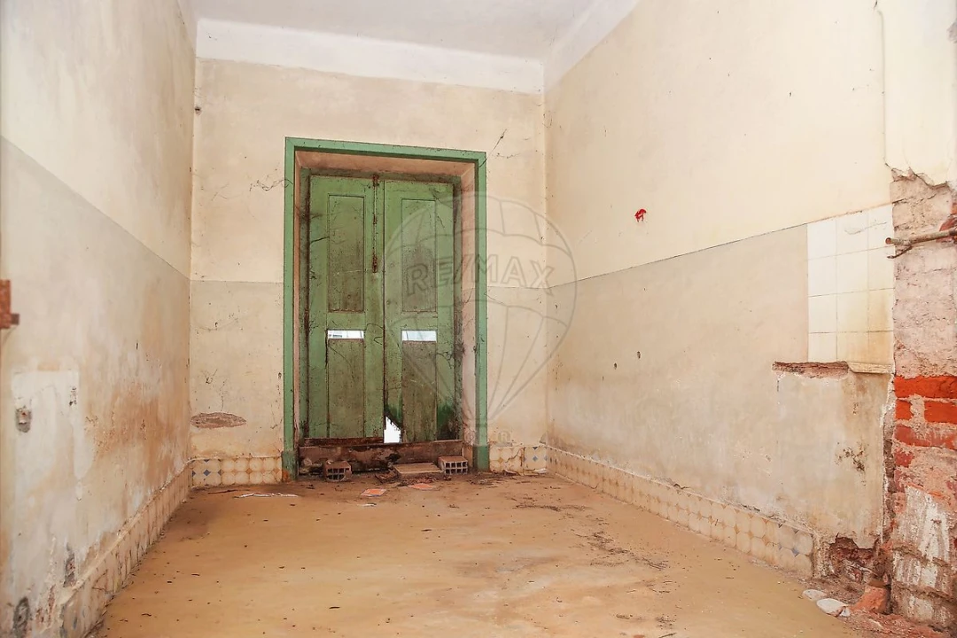 Moradia T4 para Venda em Painho e Figueiros Foto 3