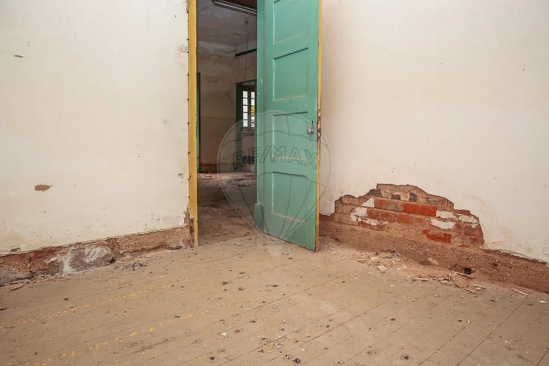 Moradia T4 para Venda em Painho e Figueiros Foto 11