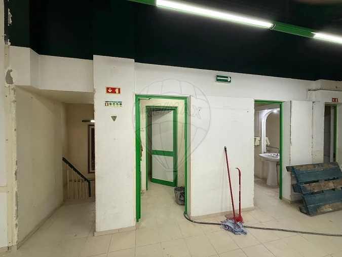 Loja para Arrendamento em Carcavelos e Parede Foto 9